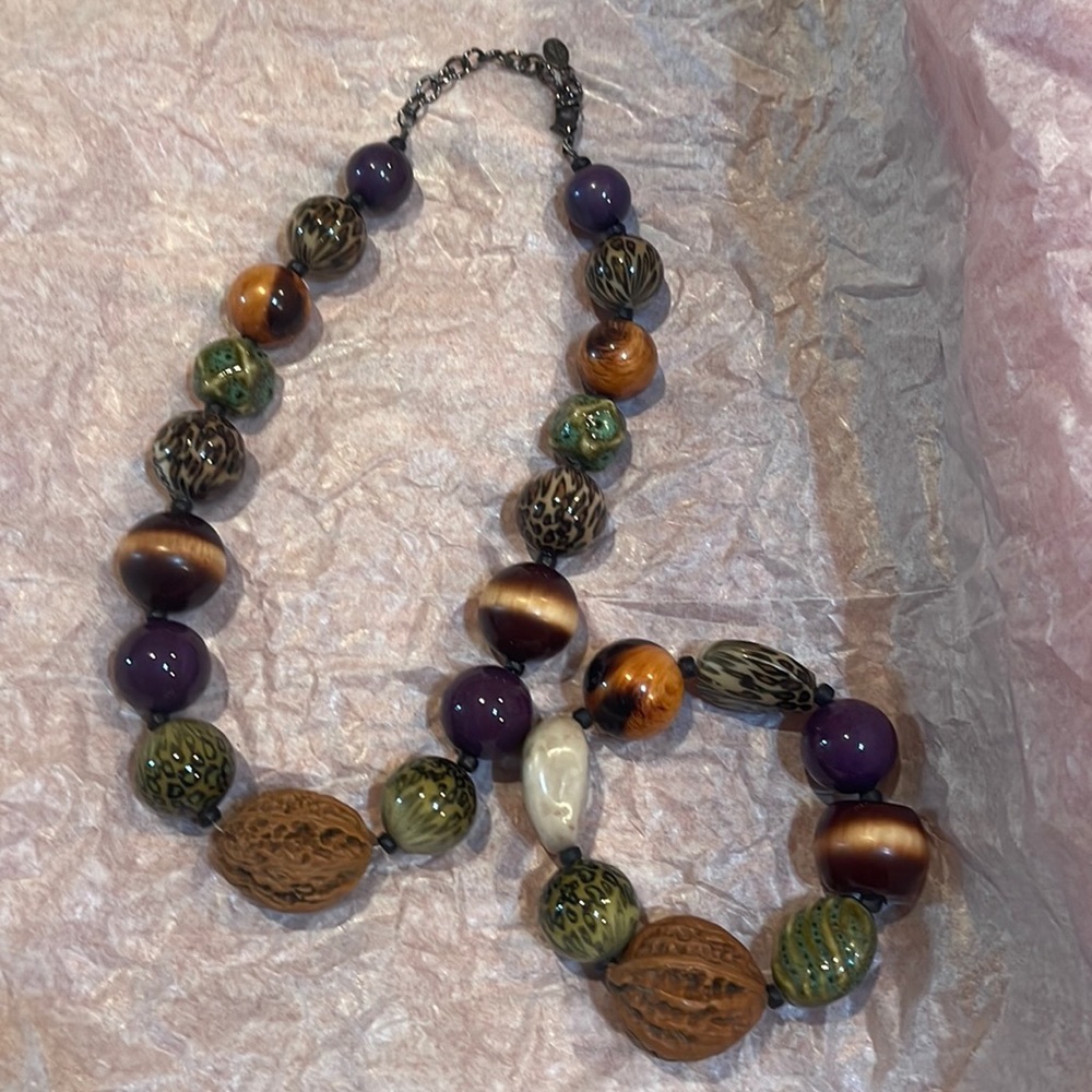 Gorgeous Necklace and bracelet set with various colored beads